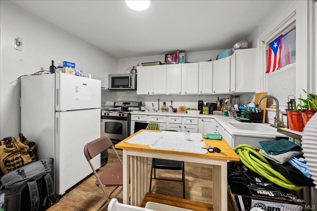 95 Grant Street Rye Brook, NY 10573 - Photo 13 of 30 Apt 1L - Kitchen