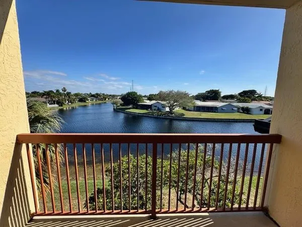 $2,000 | 7640 Westwood Drive, Unit 417, Tamarac, FL 33321