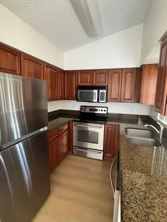 $2,000 | 7640 Westwood Drive, Unit 417, Tamarac, FL 33321