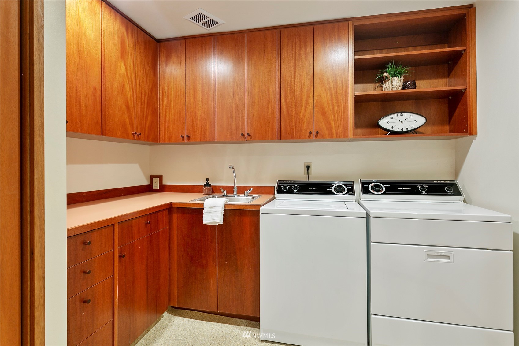 312 Sea Pines Road Bellingham, WA 98229 - Photo 33 of 39 a utility room with dryer and washer