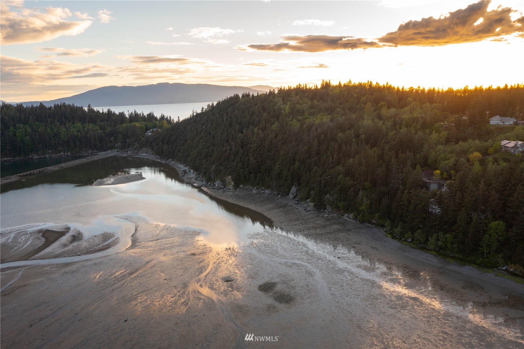 312 Sea Pines Road Bellingham, WA 98229 - Photo 39 of 39 a view of a dry yard with wooden fence