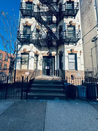 $1,350 | 66 Tuers Avenue, Unit 3B, Jersey City, NJ 07306