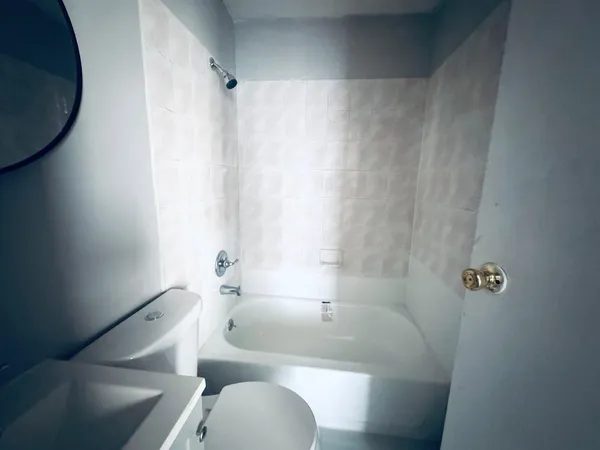 $1,350 | 66 Tuers Avenue, Unit 3B, Jersey City, NJ 07306