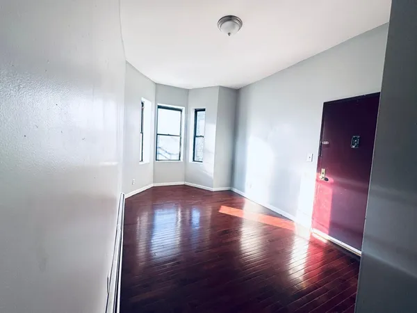 $1,350 | 66 Tuers Avenue, Unit 3B, Jersey City, NJ 07306