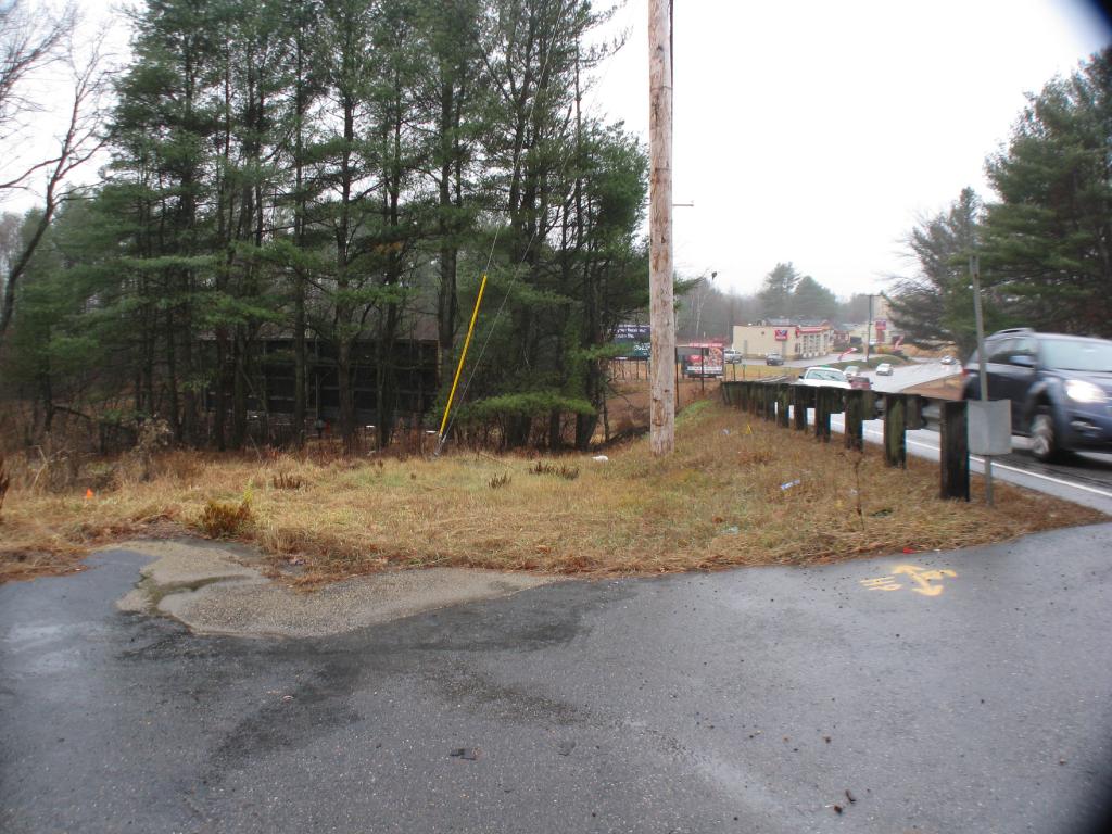 263 Laconia Road Tilton, NH 03276 - Photo 9 of 28