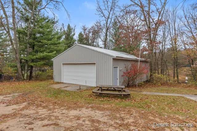 $169,900 | 1872 Shane Drive, Bitely, MI 49309
