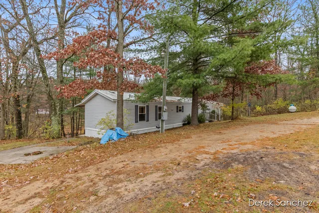 $169,900 | 1872 Shane Drive, Bitely, MI 49309