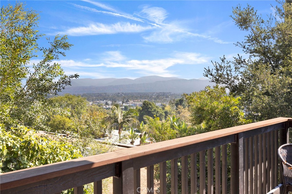 4009 Weslin Avenue Sherman Oaks, CA 91423 - Photo 18 of 44 a view of a balcony with wooden fence