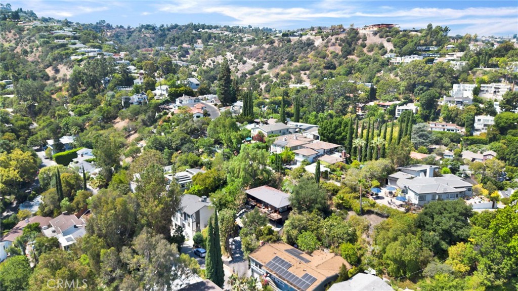 4009 Weslin Avenue Sherman Oaks, CA 91423 - Photo 40 of 44 an aerial view of multiple house