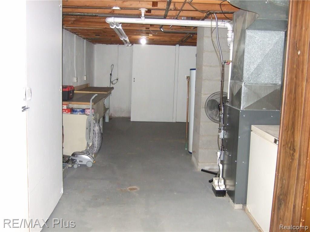 5077 East Coldwater Road Flint, MI 48506 - Photo 13 of 27 DSCF5824.JPG