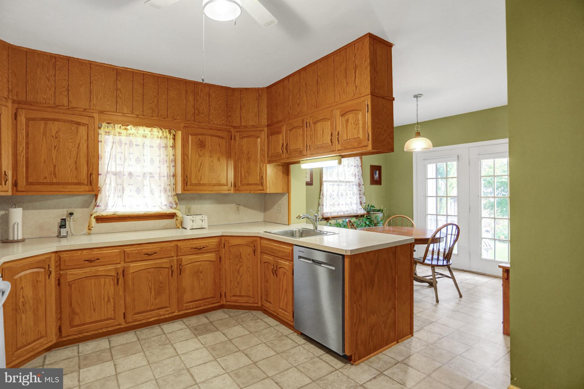 516 Elsie Street Reading, PA 19607 - Photo 11 of 38 Gallery Image 11
