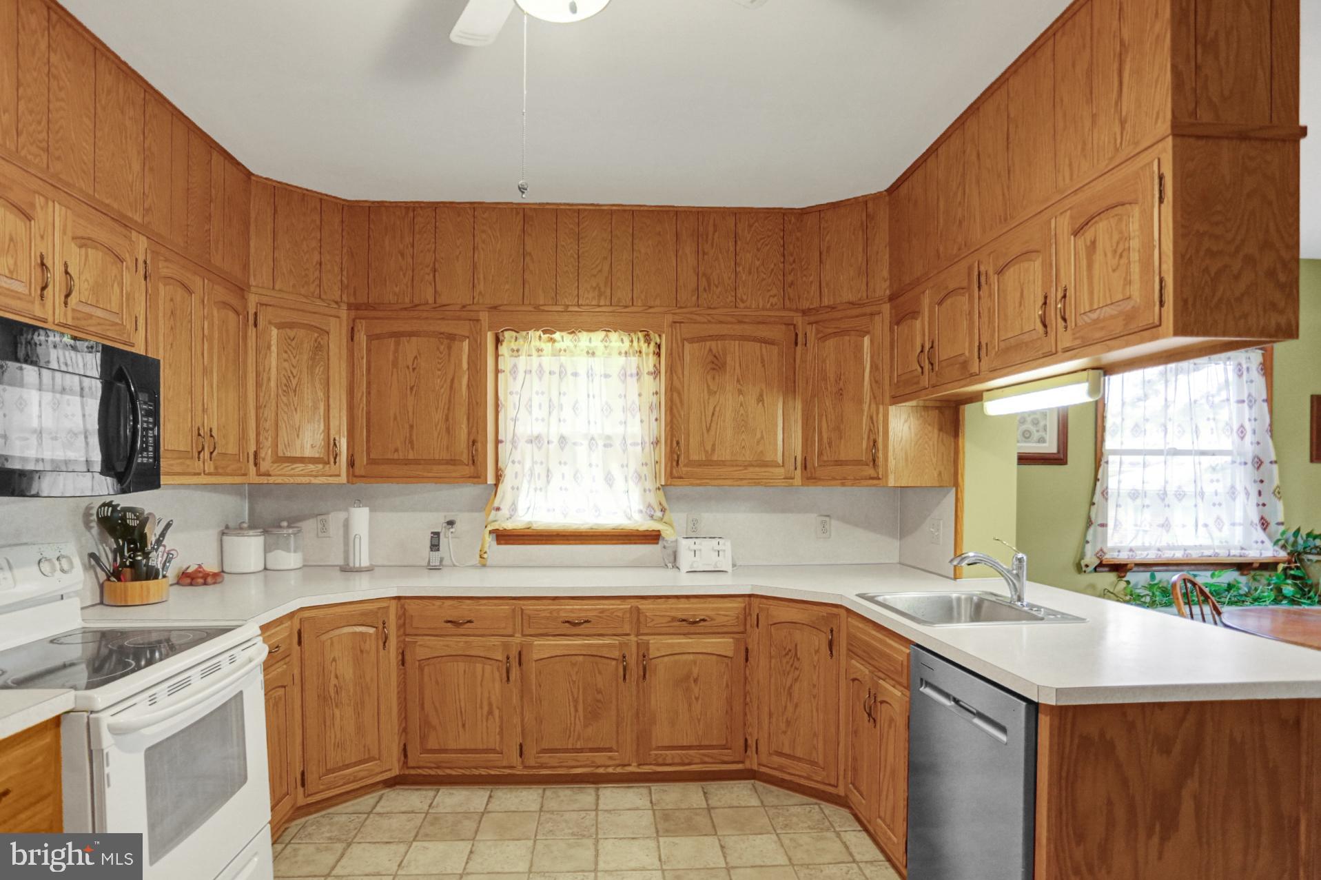 516 Elsie Street Reading, PA 19607 - Photo 13 of 38 Gallery Image 13