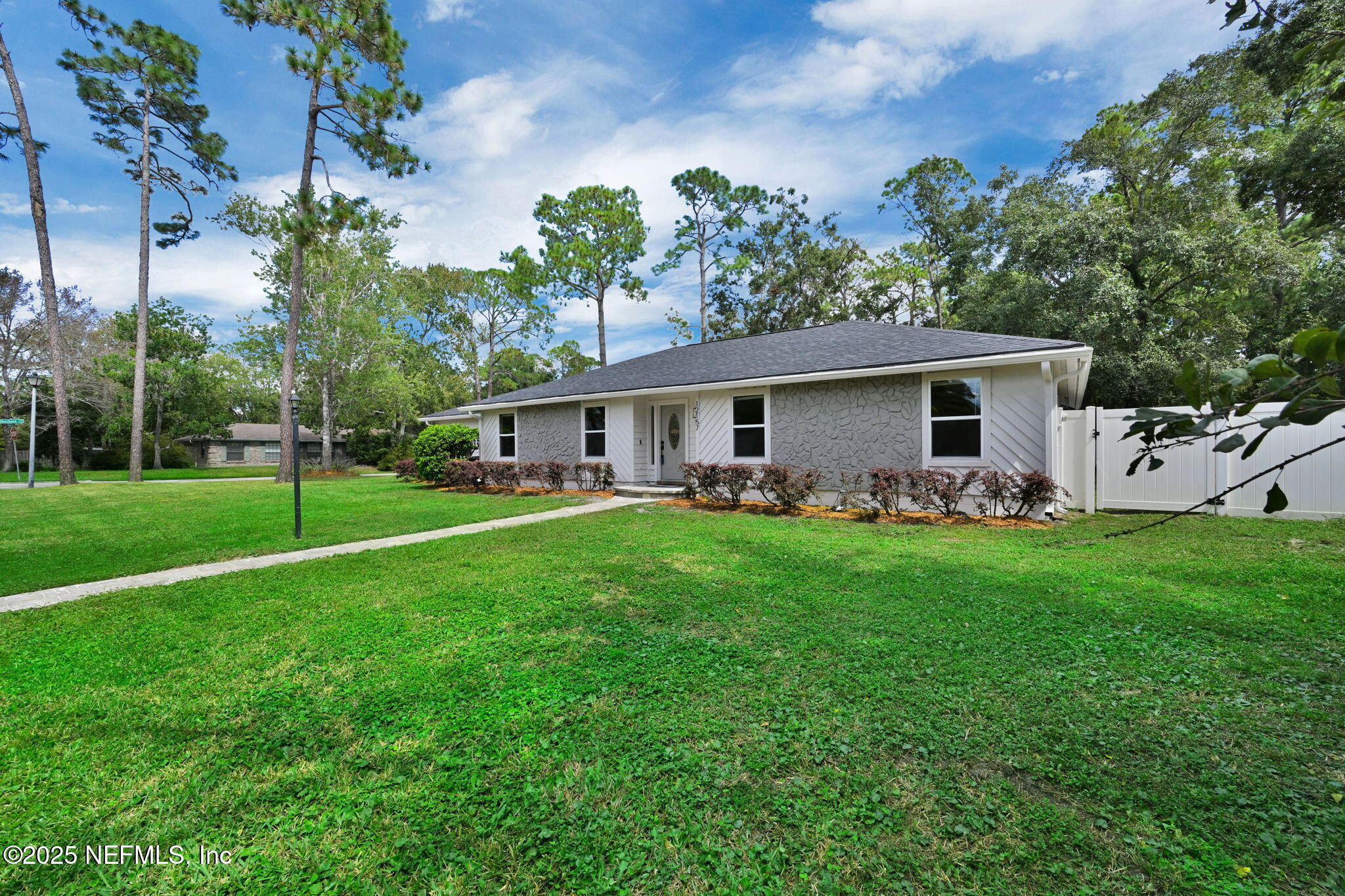 12157 Cheyenne Trail Jacksonville, FL 32223 - Photo 4 of 43 3-web-or-mls-12157 Cheyenne Trail_003
