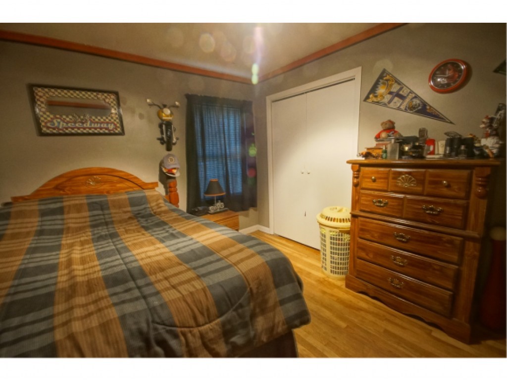 72 Crescent Road Manchester, NH 03103 - Photo 14 of 28 Gallery Image 14