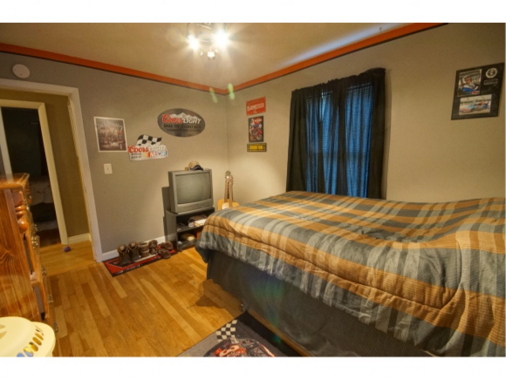 72 Crescent Road Manchester, NH 03103 - Photo 15 of 28 Gallery Image 15