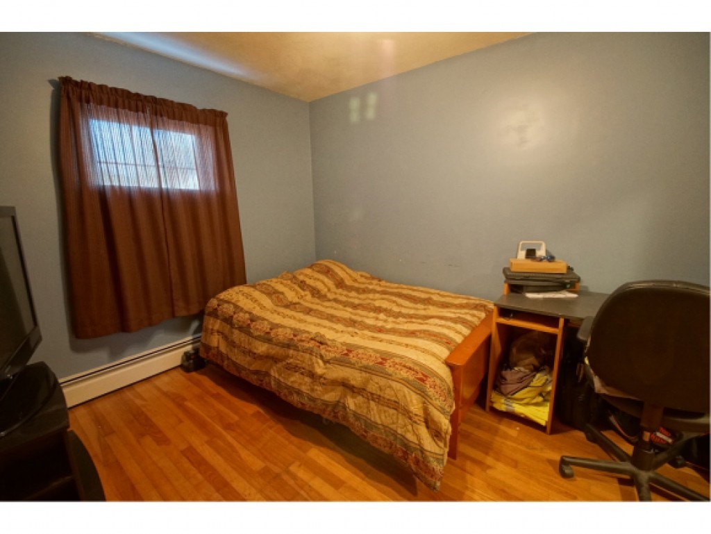 72 Crescent Road Manchester, NH 03103 - Photo 17 of 28 Gallery Image 17