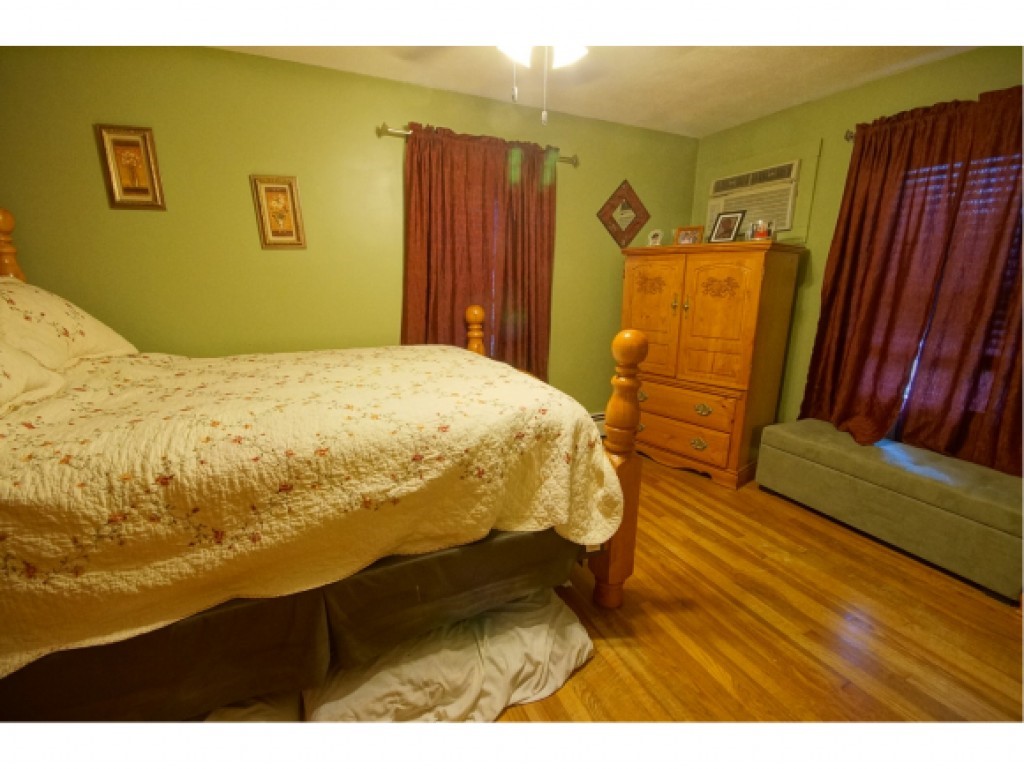 72 Crescent Road Manchester, NH 03103 - Photo 19 of 28 Gallery Image 19