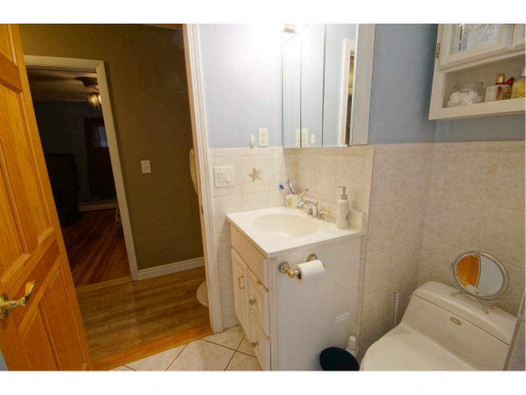 72 Crescent Road Manchester, NH 03103 - Photo 21 of 28 Gallery Image 21
