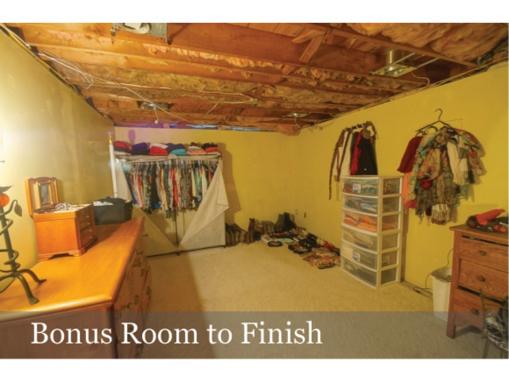 72 Crescent Road Manchester, NH 03103 - Photo 24 of 28 Gallery Image 24