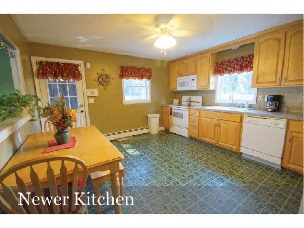 72 Crescent Road Manchester, NH 03103 - Photo 6 of 28 Gallery Image 6