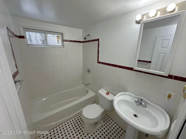 $1,595 | 8900 Raccoon Trail, Tobyhanna, PA 18466