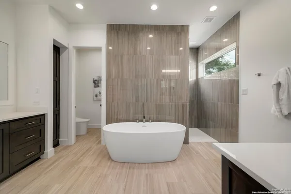 $1,199,000 | 249 Fly Line Trail, New Braunfels, TX 78132