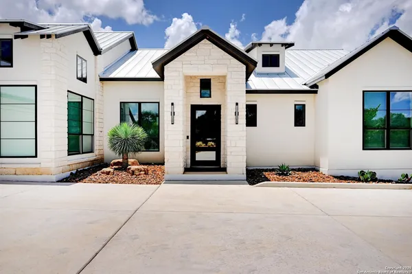 $1,199,000 | 249 Fly Line Trail, New Braunfels, TX 78132