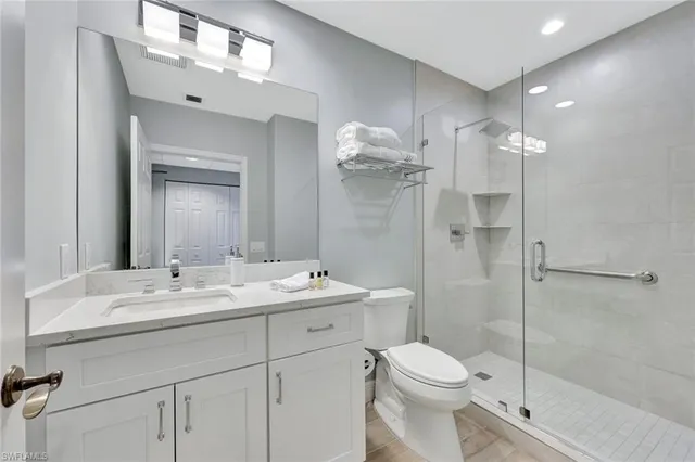 $1,925,000 | 7225 Pelican Bay Boulevard, Unit 604, Naples, FL 34108