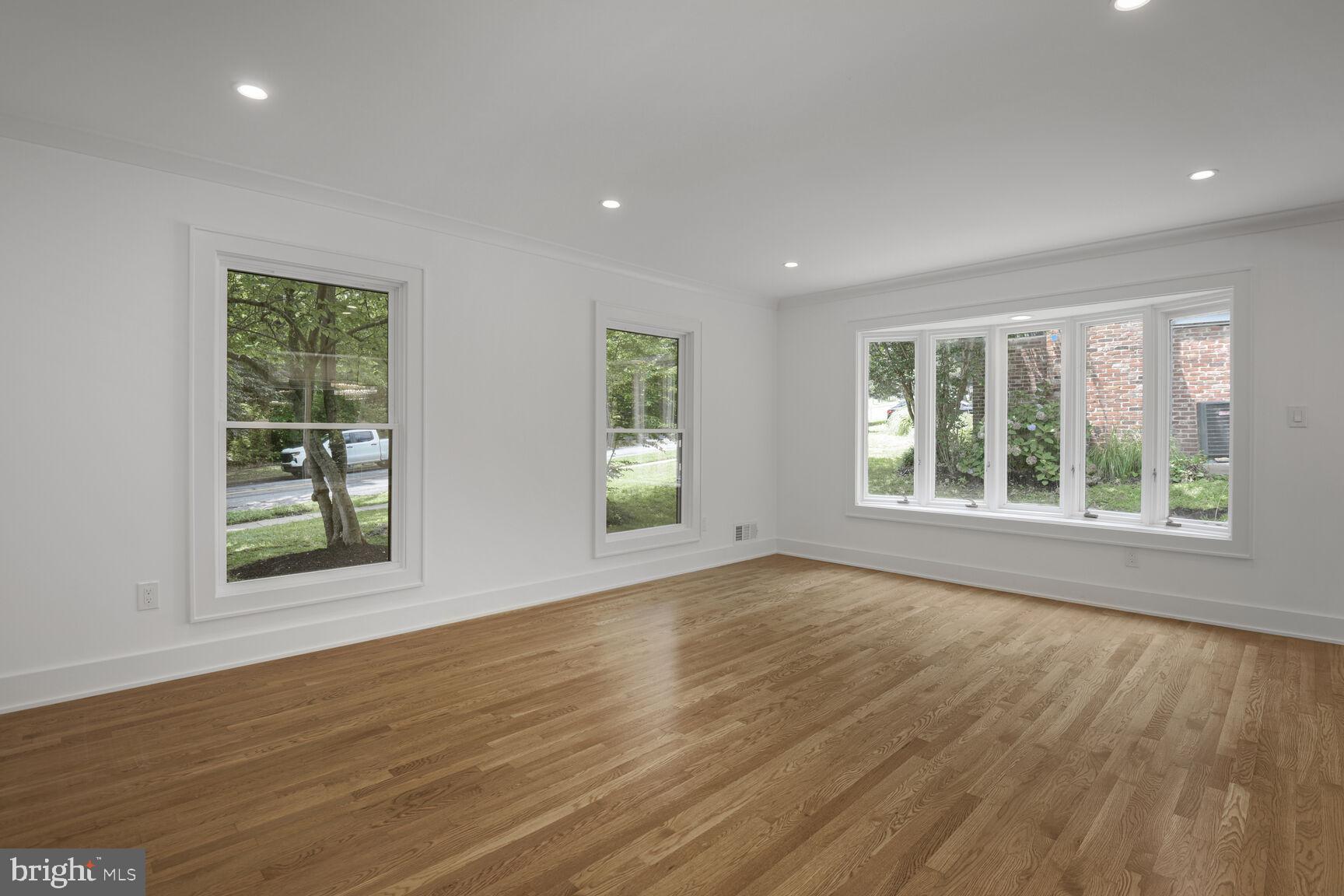 12523 Heurich Road Silver Spring, MD 20902 - Photo 13 of 35 Living Room