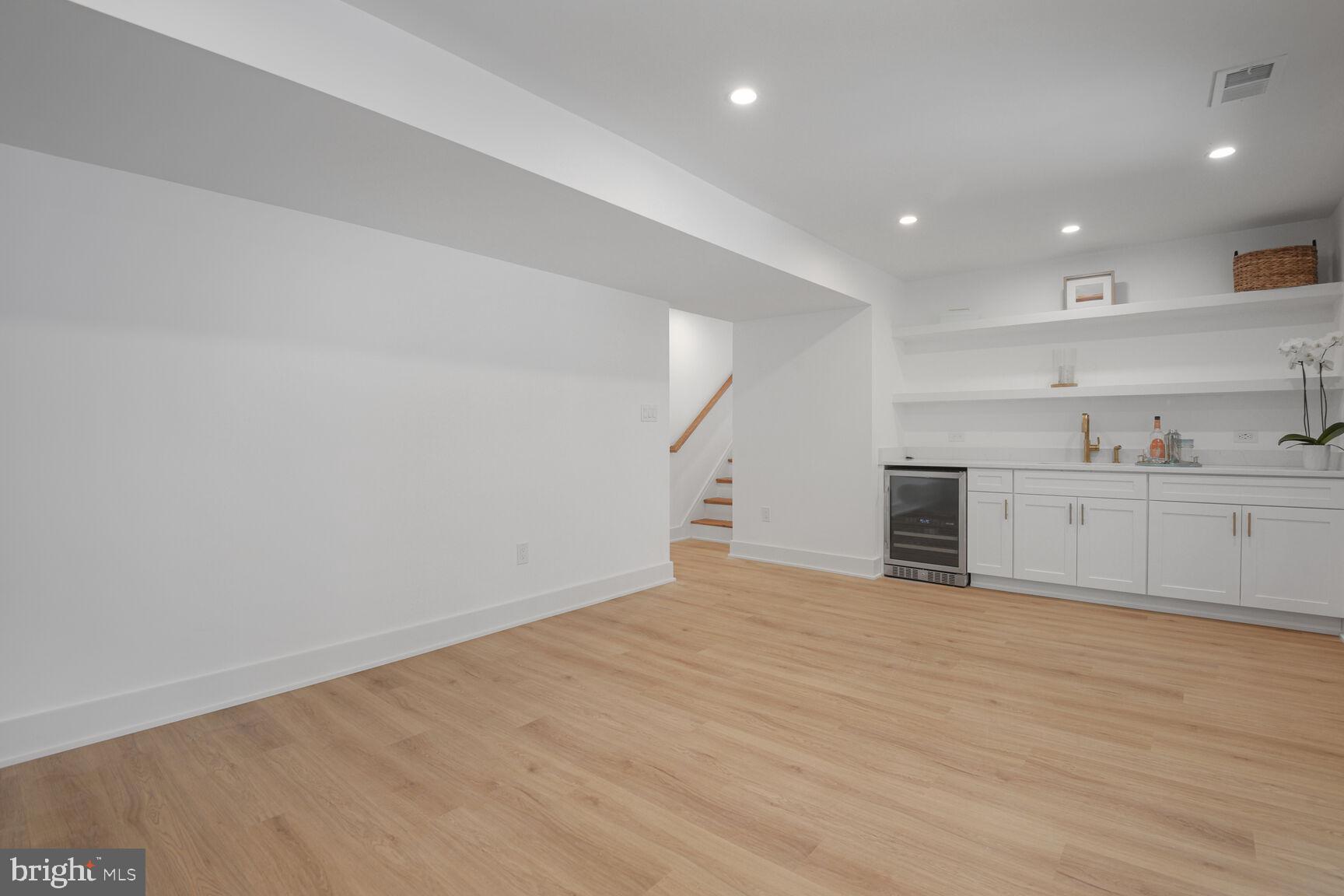 12523 Heurich Road Silver Spring, MD 20902 - Photo 25 of 35 Family Room / Bar