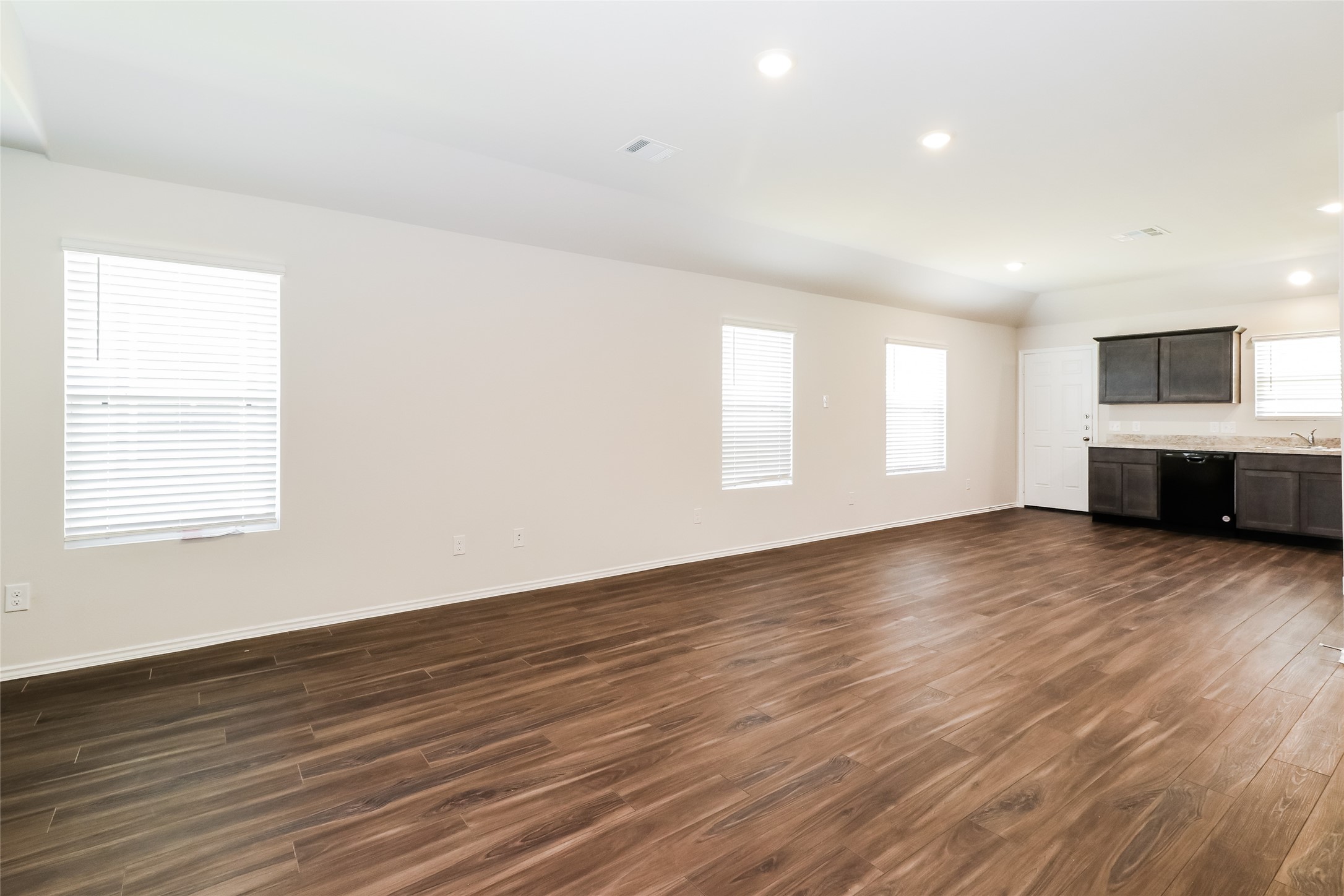 1048 Burkes Rdg Trail Conroe, TX 77301 - Photo 14 of 21 Photos may be representative of the floor plan and not the exact home. Finishes, layout, and features of the actual property for lease may vary.