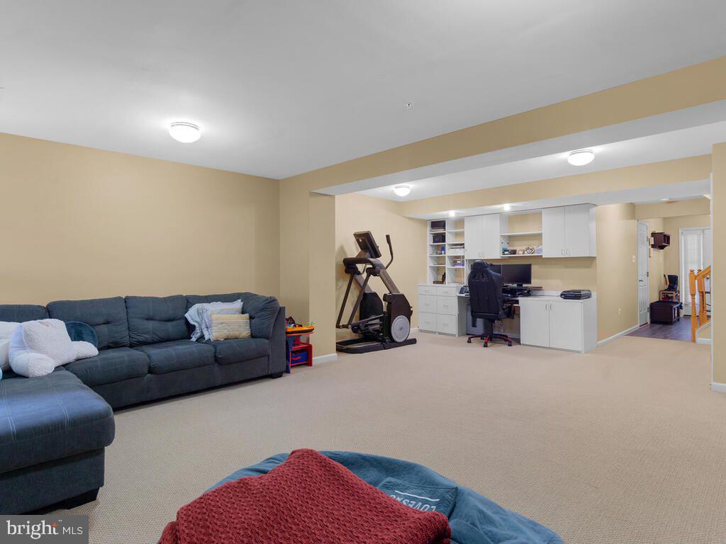 4637 Ripley Manor Terrace Olney, MD 20832 - Photo 3 of 47 Gallery Image 3
