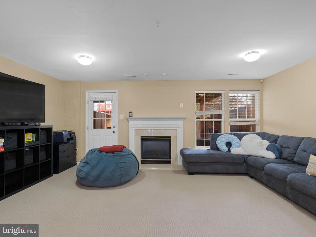 4637 Ripley Manor Terrace Olney, MD 20832 - Photo 6 of 47 Gallery Image 6