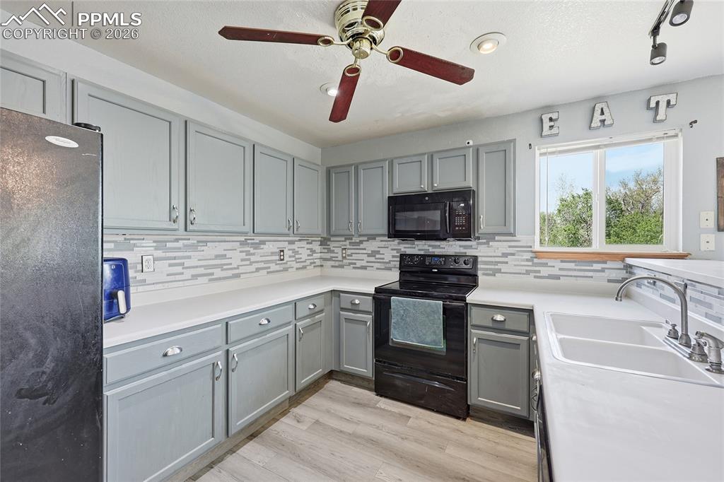 990 Ridgebury Place Fountain, CO 80817 - Photo 9 of 40