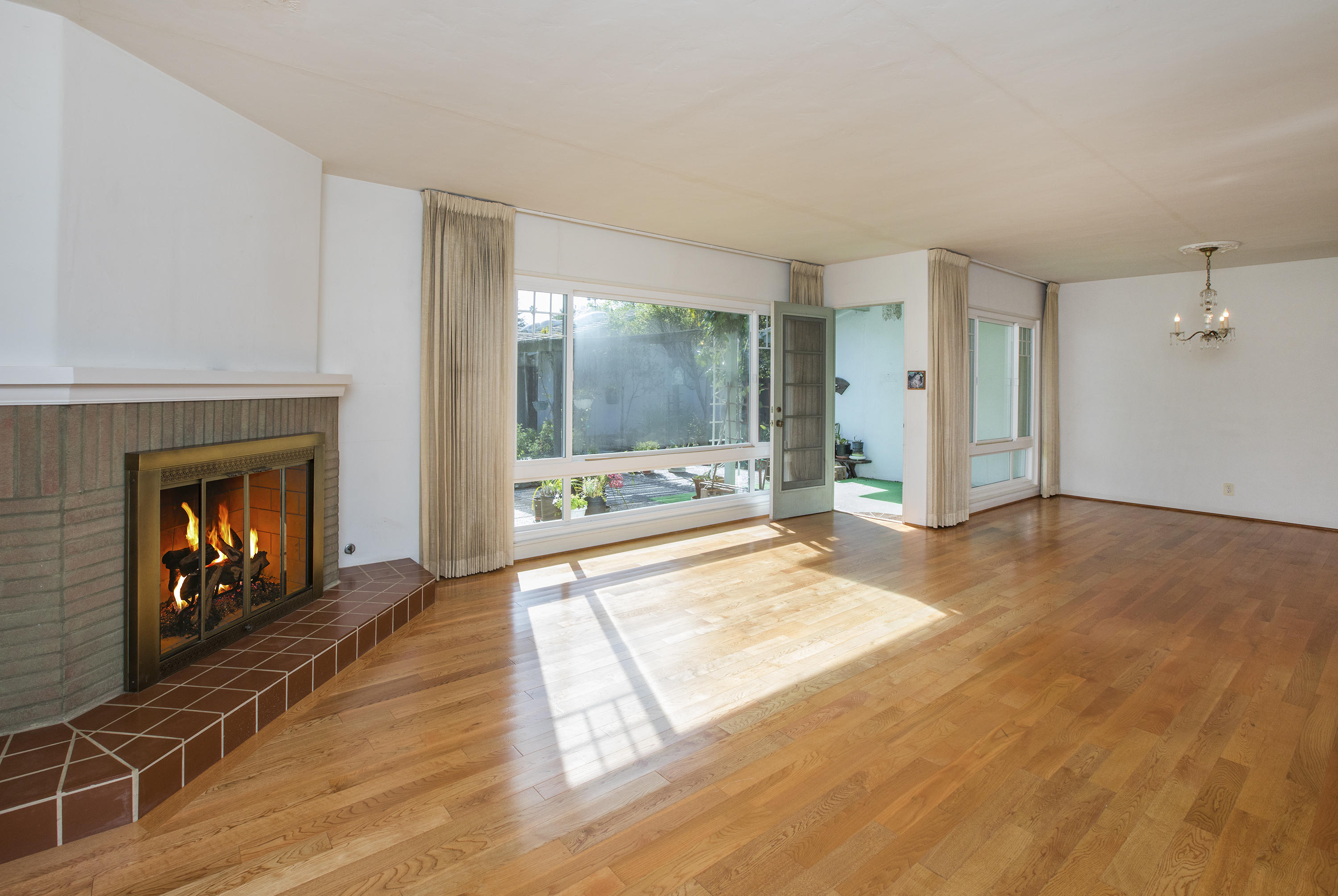 430 North Ontare Road Santa Barbara, CA 93105 - Photo 2 of 15 Living Room