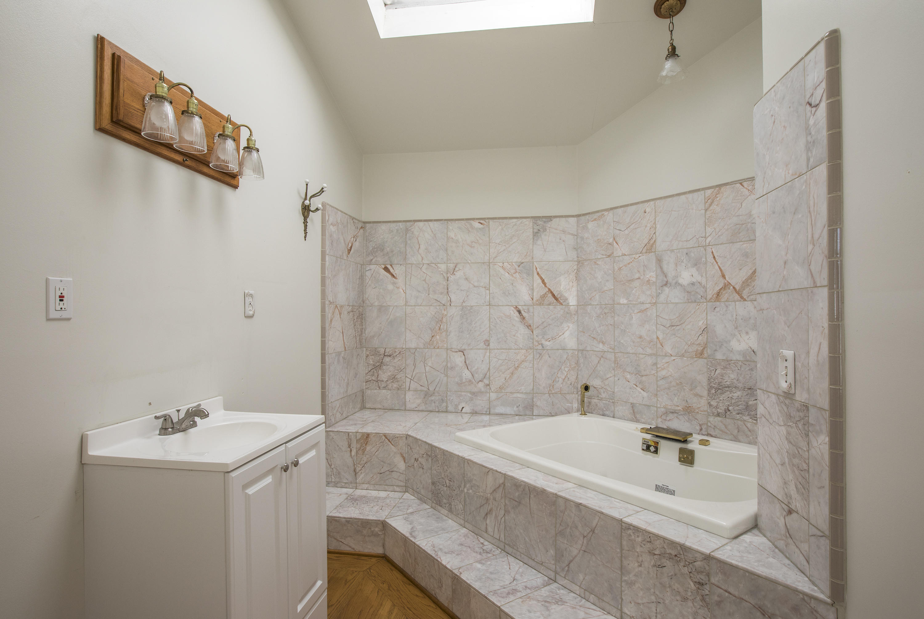 430 North Ontare Road Santa Barbara, CA 93105 - Photo 7 of 15 Master Bath