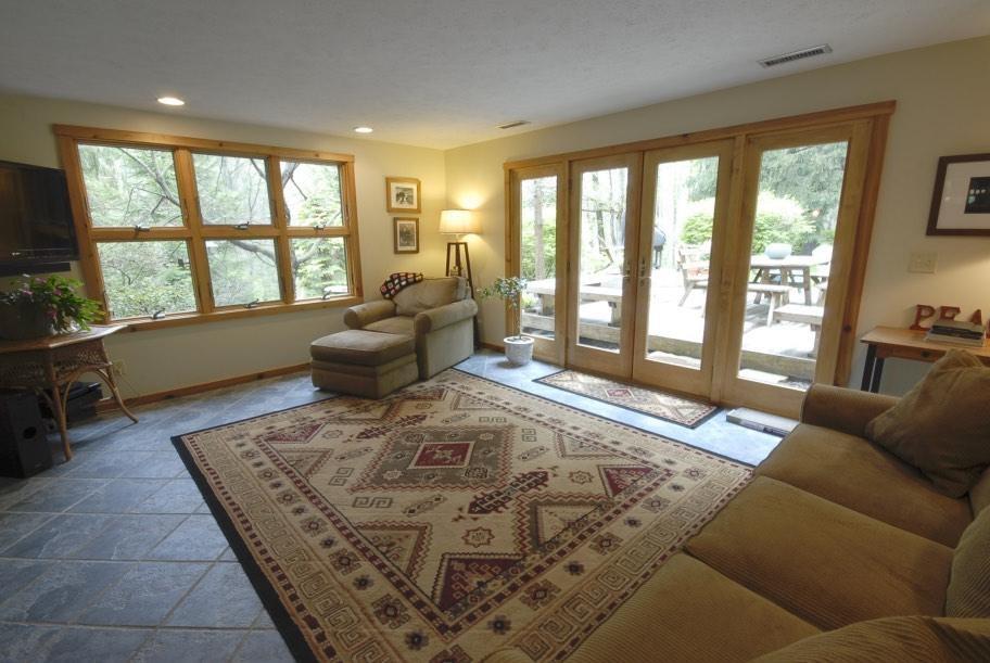 379 Fayette Springs Road Chalk Hill, PA 15421 - Photo 8 of 25 Gallery Image 8
