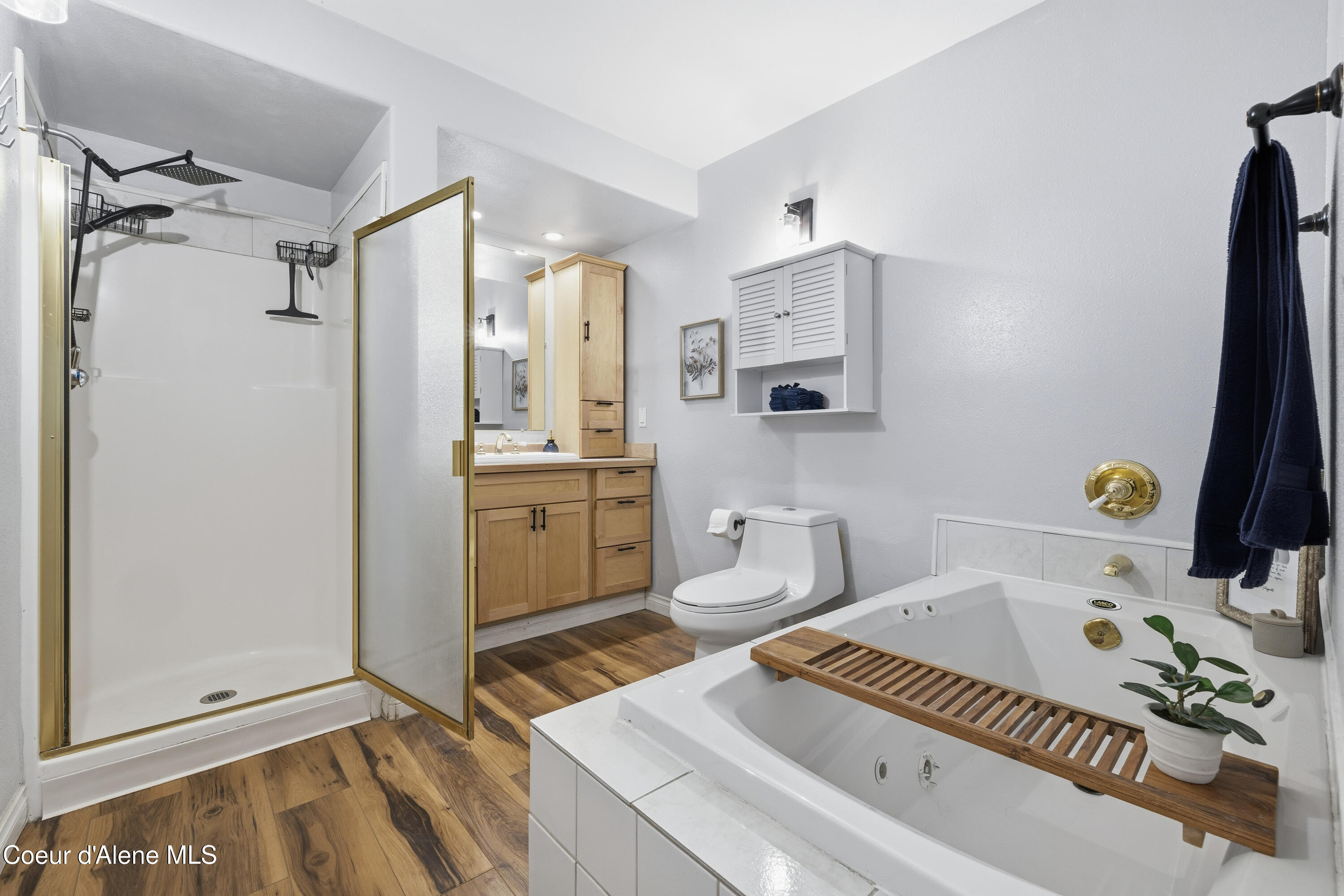 952 Rutledge Court Coeur D'Alene, ID 83814 - Photo 22 of 37 Secondary Suite Bathroom