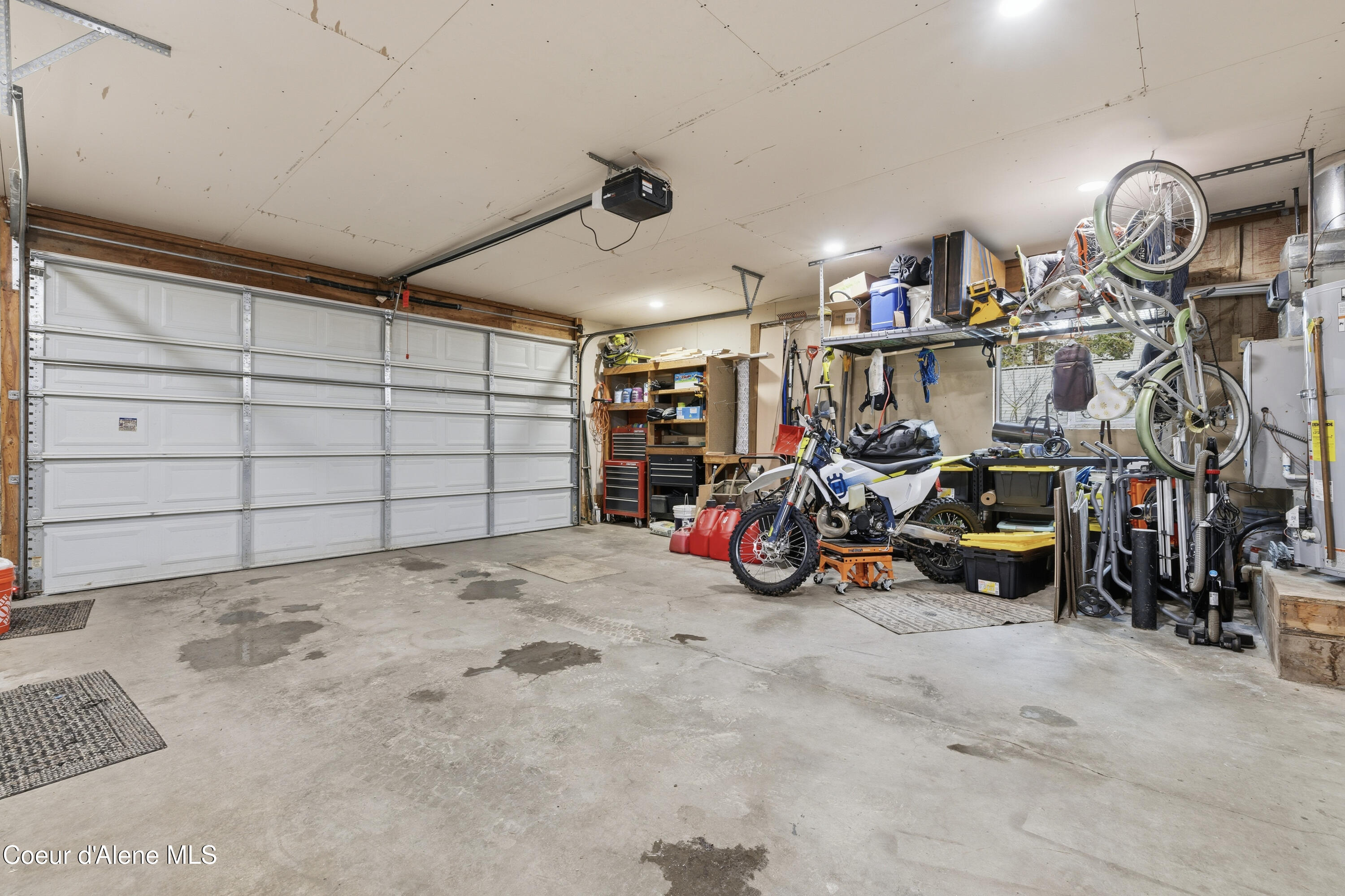 952 Rutledge Court Coeur D'Alene, ID 83814 - Photo 31 of 37 Garage