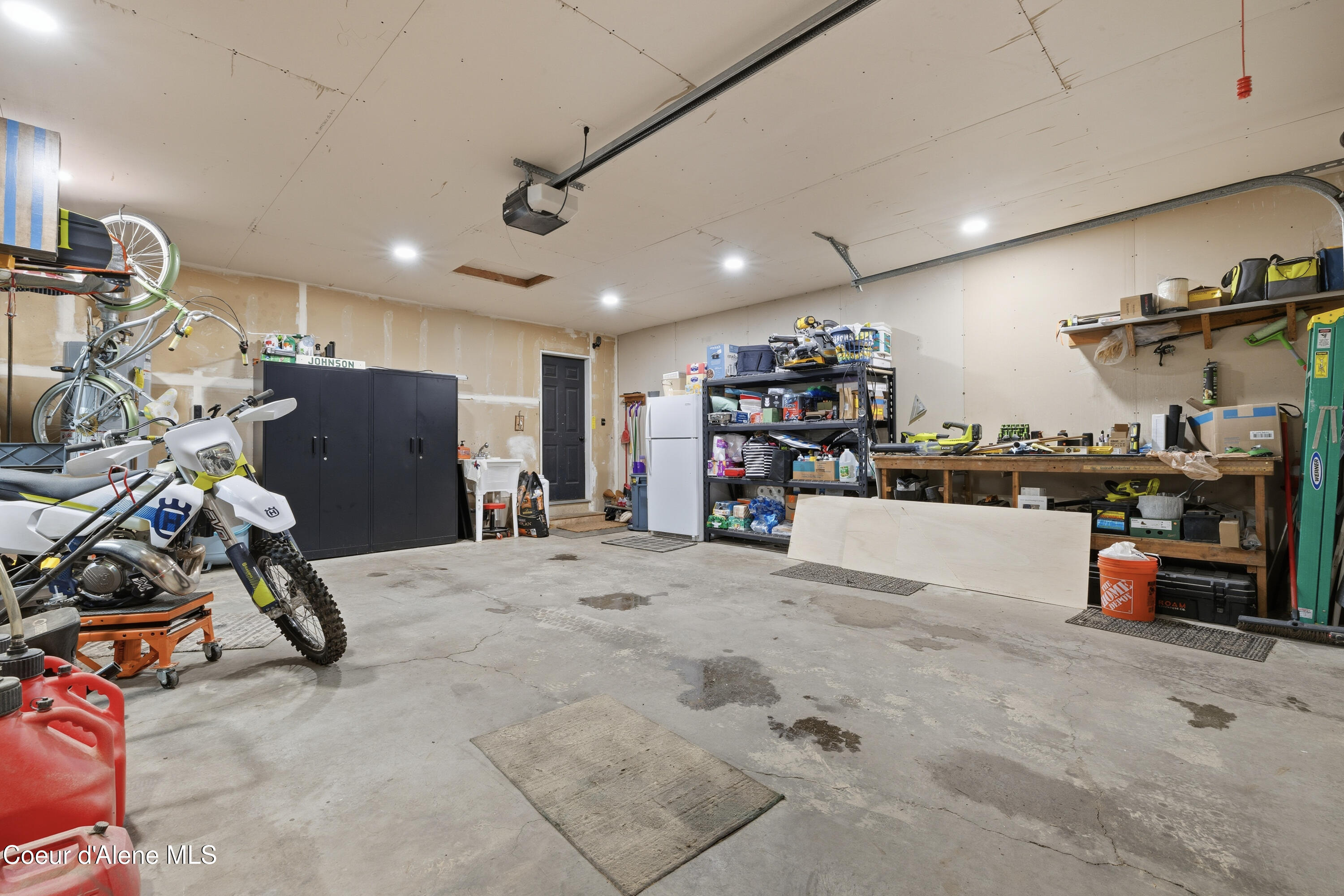 952 Rutledge Court Coeur D'Alene, ID 83814 - Photo 32 of 37 Garage