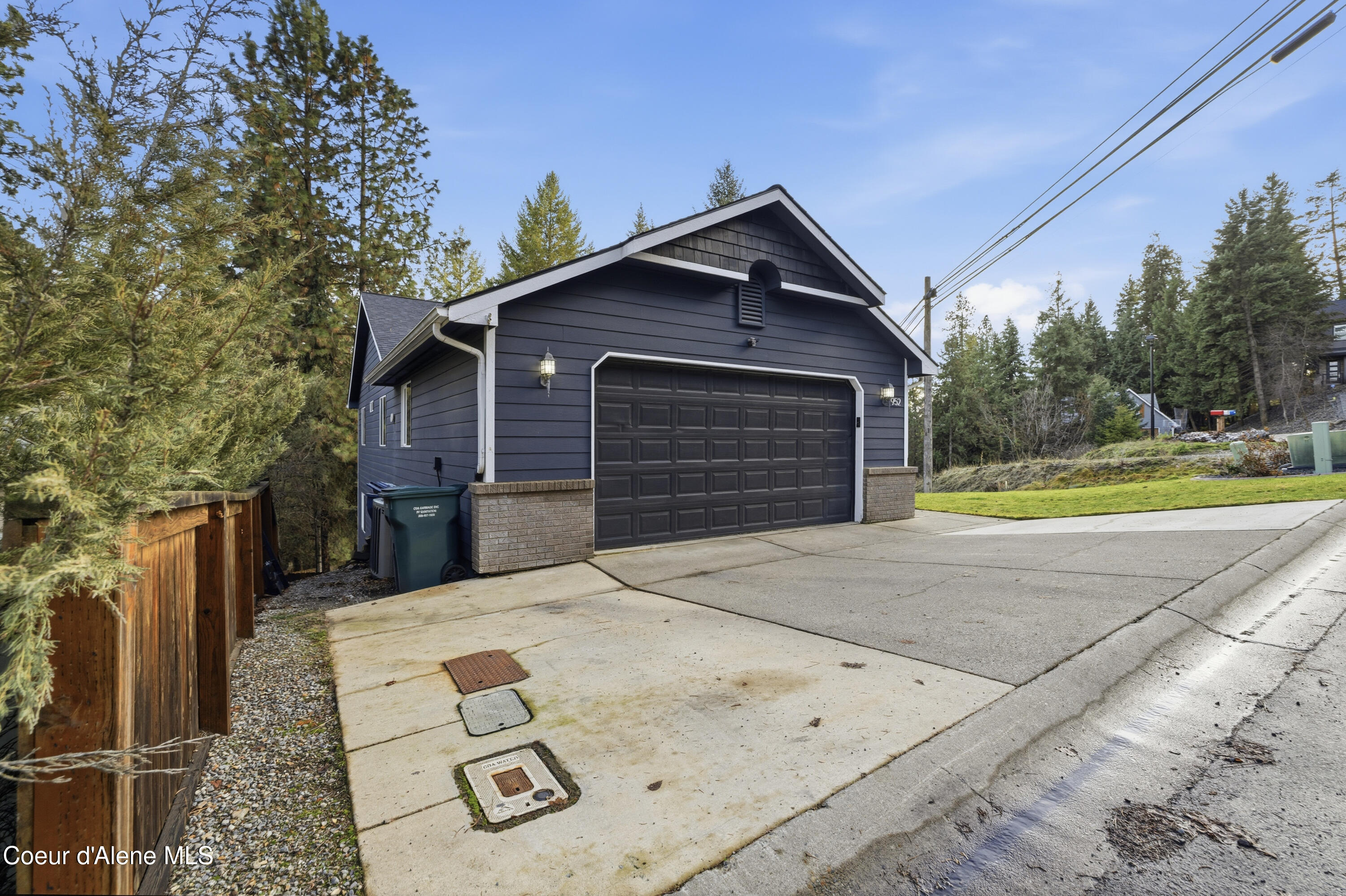 952 Rutledge Court Coeur D'Alene, ID 83814 - Photo 4 of 37 Exterior Shot