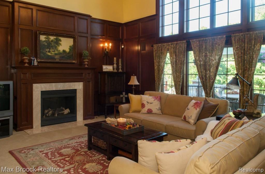 565 Sheldon Court Rochester, MI 48306 - Photo 13 of 75 124DSC_2366.jpg