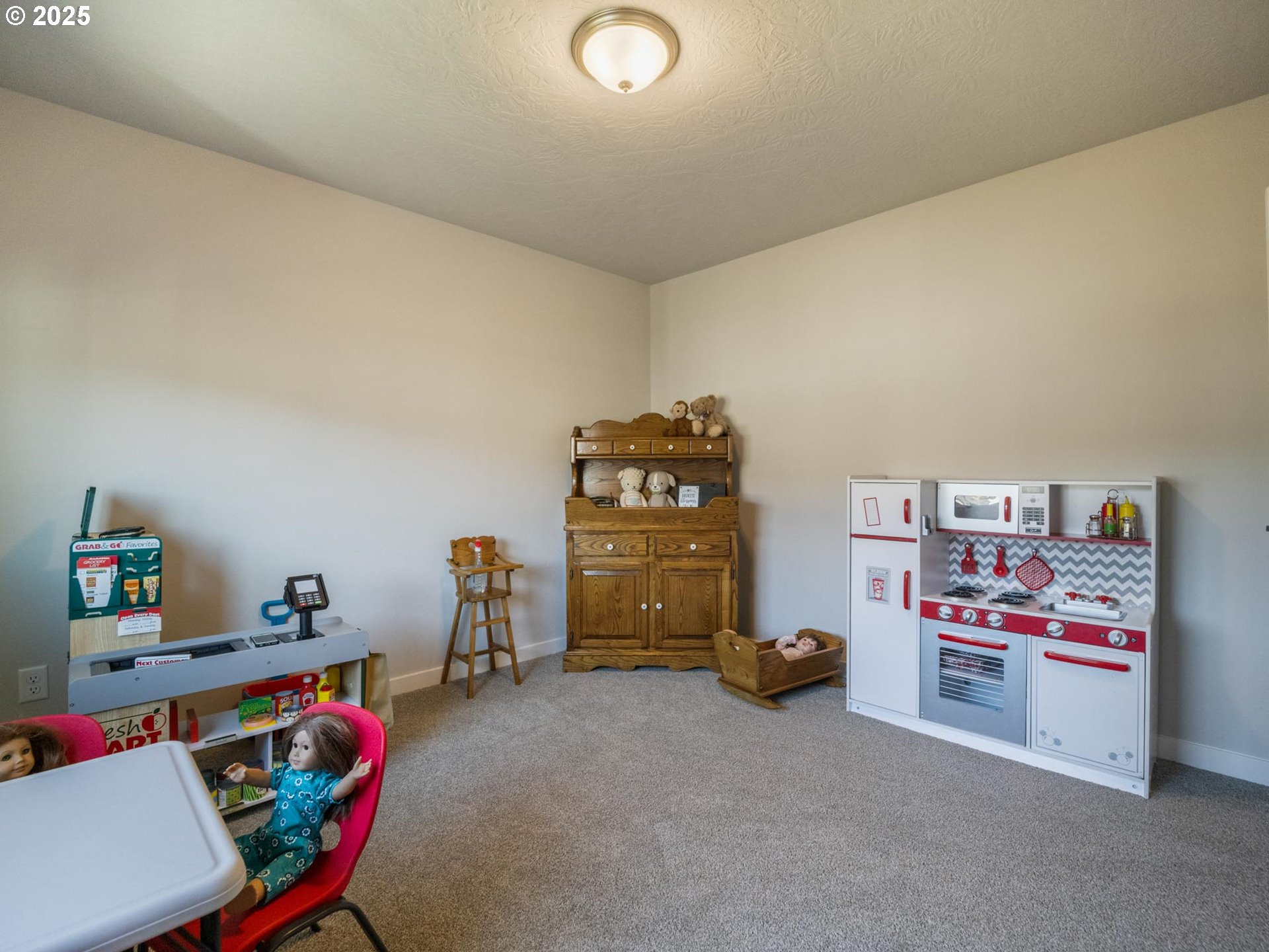 856 Maple Street Brownsville, OR 97327 - Photo 21 of 47 a children room with toys