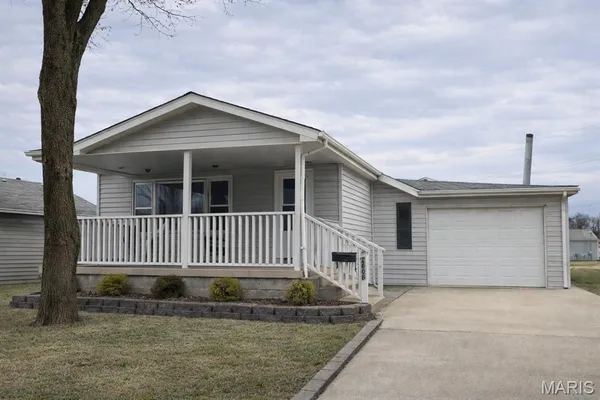 $97,000 | 2606 West 20th Street, Granite City, IL 62040