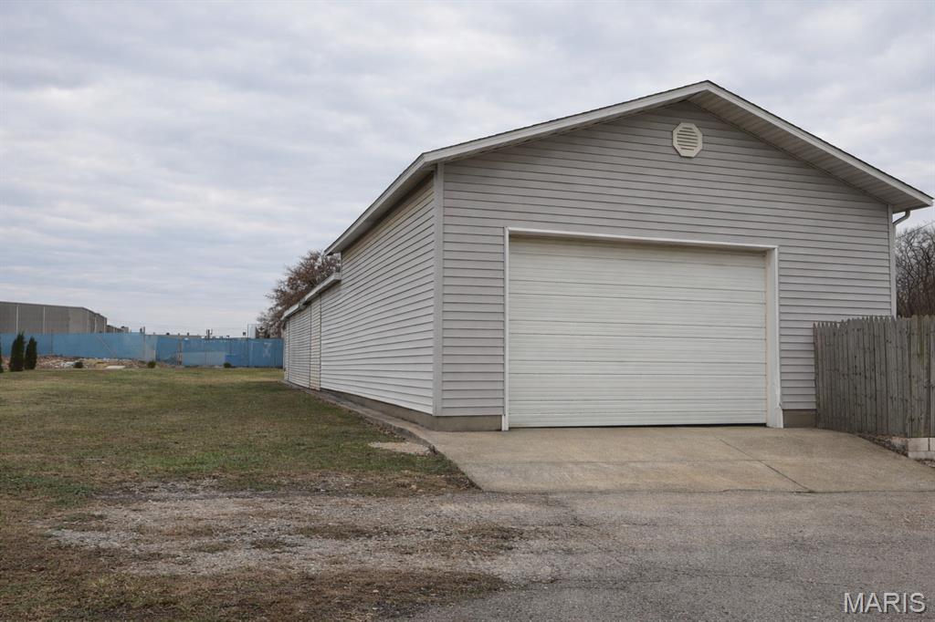 2606 West 20th Street Granite City, IL 62040 - Photo 4 of 17