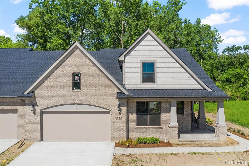 3837 Albatross Court, Unit 28 Rochester, MI 48309 - Photo 1 of 33