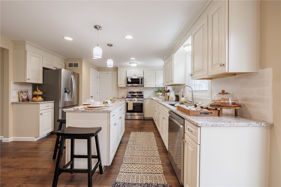 40 Latchmere Drive Victor, NY 14564 - Photo 3 of 40