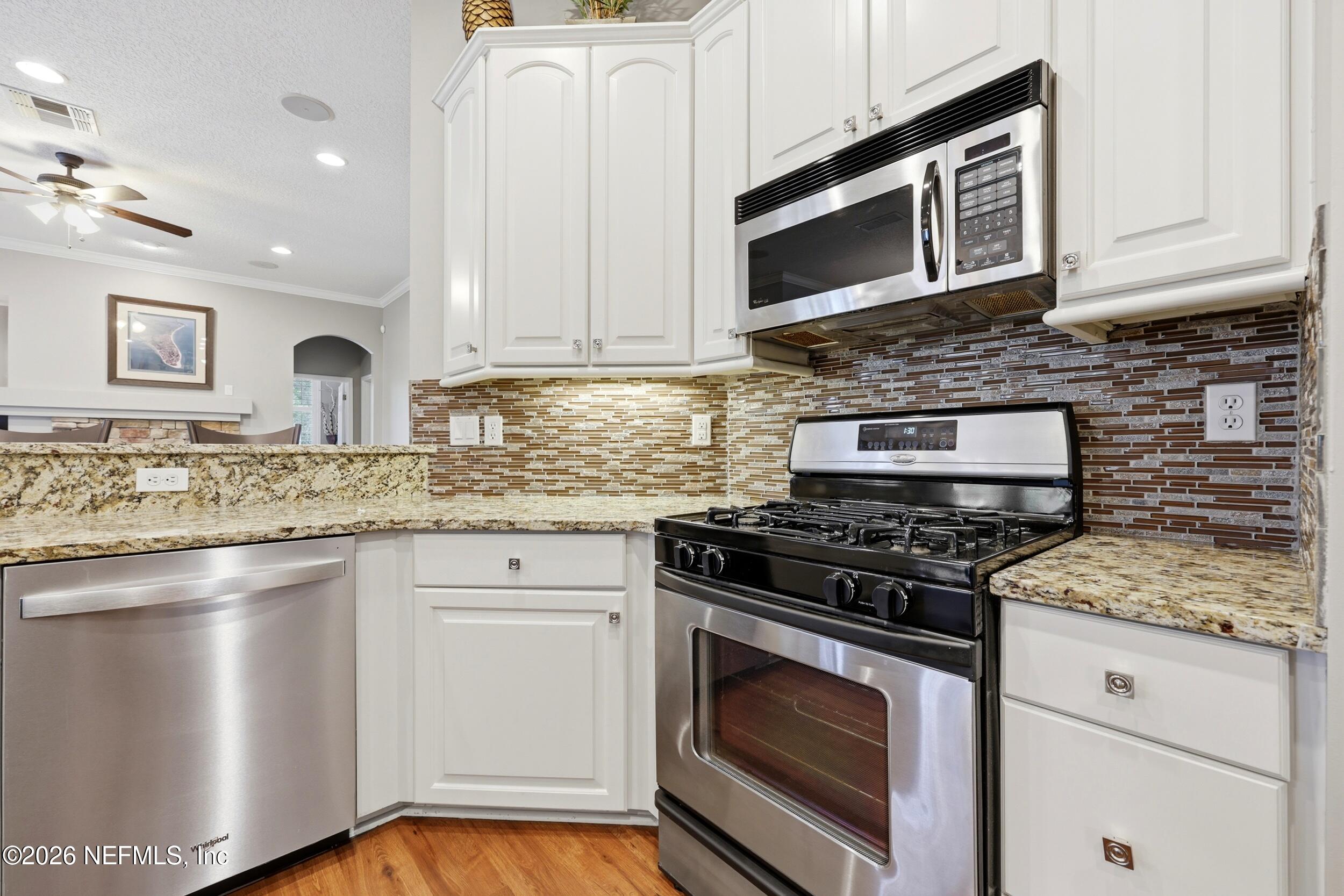 828 Riley Lane St. Augustine, FL 32095 - Photo 16 of 92 015 Kitchen - gas