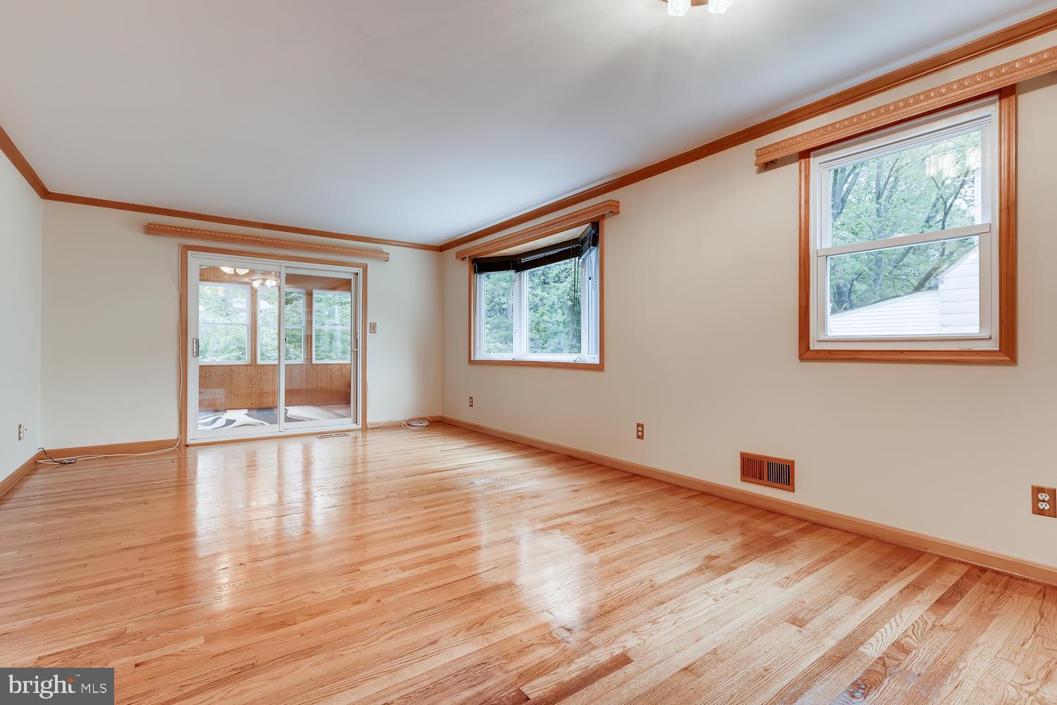 249 Highmeadow Road Reisterstown, MD 21136 - Photo 5 of 33 Gallery Image 5
