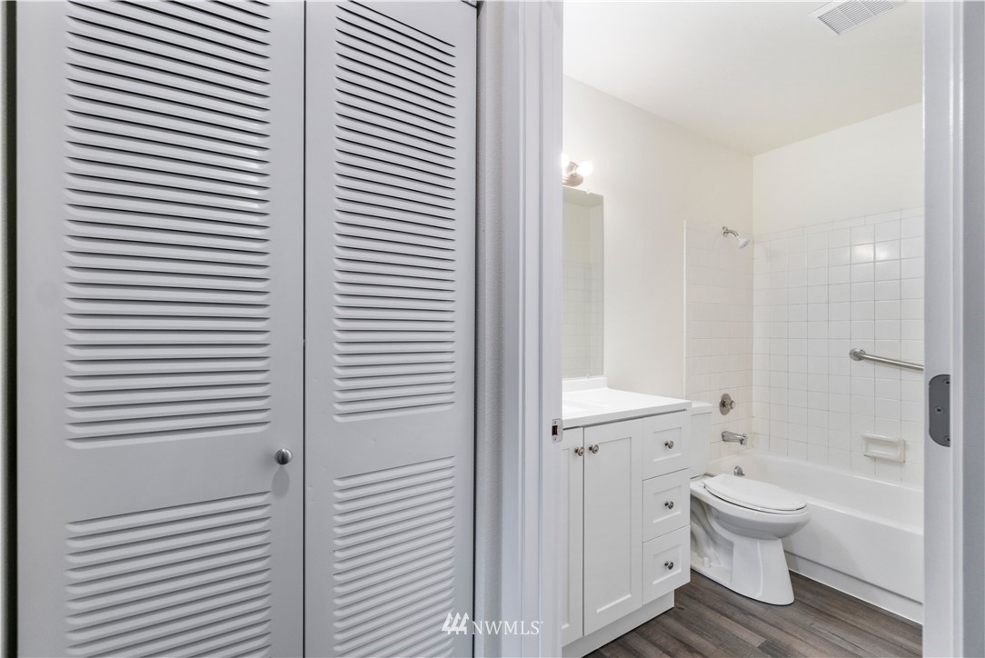1506 North Defiance Street, Unit R104 Tacoma, WA 98406 - Photo 15 of 24 Gallery Image 15